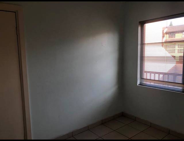 2 BEDROOM PROPERTY TO RENT IN MEER EN SEE